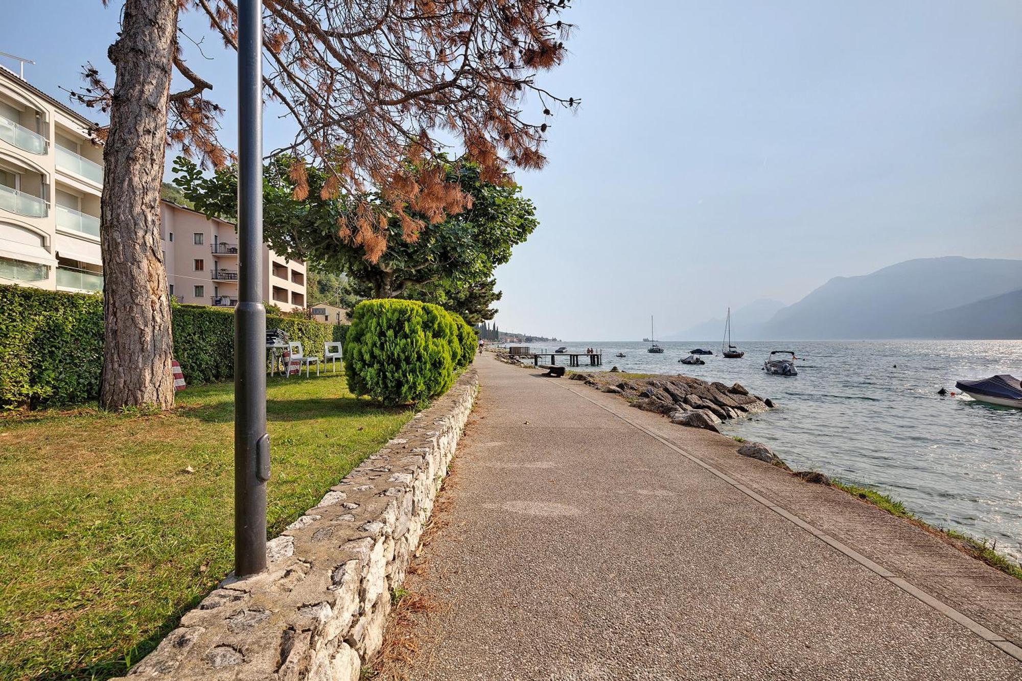 מאלצ'סינה Apt Theo Val Di Sogno Garda Lake מראה חיצוני תמונה